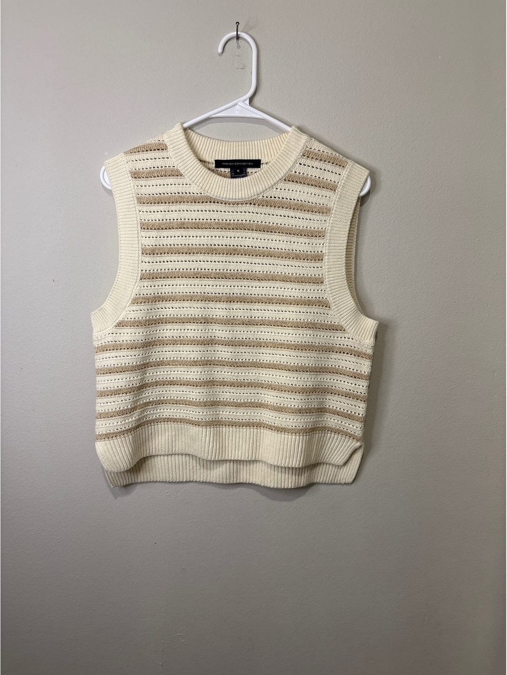 French Connection Cream and Beige Striped Knit Sleeveless Sweater Vest Medium